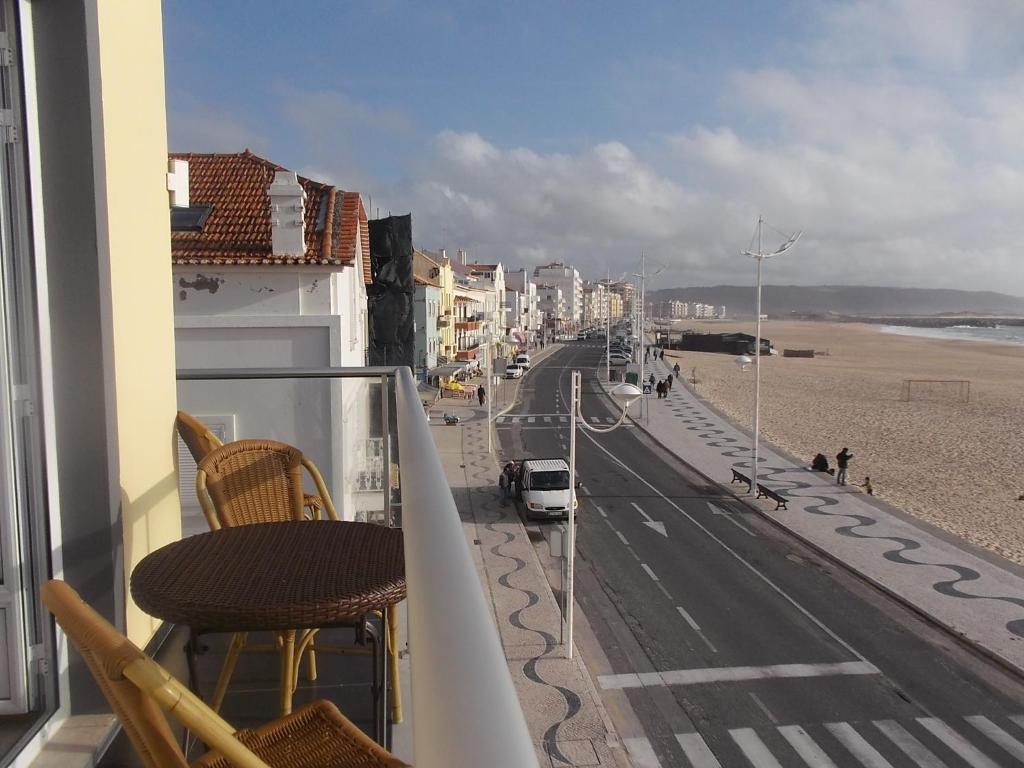 Na Crista Da Onda Hotell Nazaré Rum bild